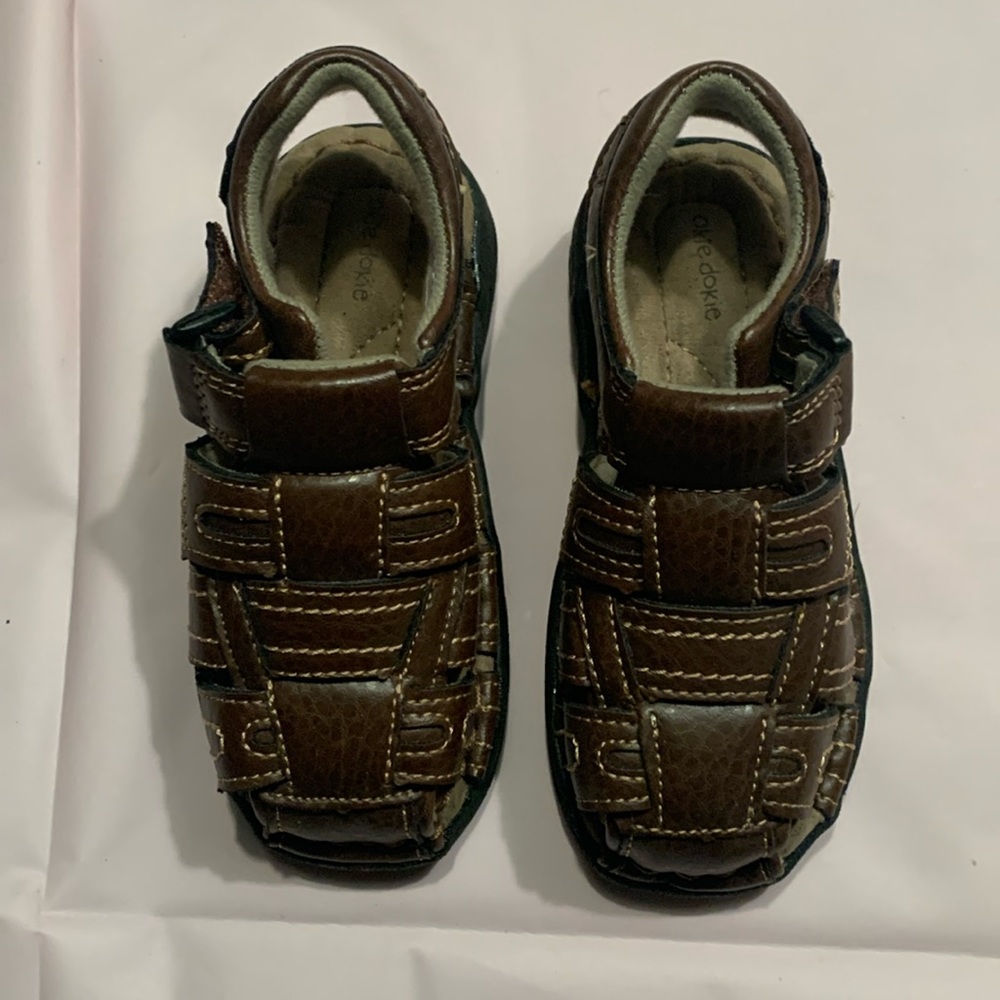 Okie Dokie Toddler boy’s Brown sandal 8M. New without box